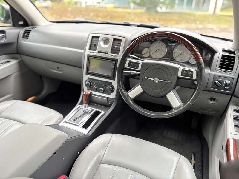 Used Chrysler 300C for sale - 76123486: Photo 2