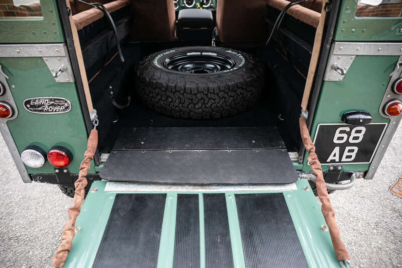 Used Land Rover Defender 90 1988 for sale - 76318419: Photo 18