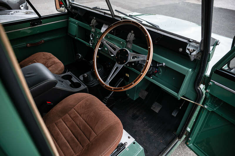 Used Land Rover Defender 90 1988 for sale - 76318419: Photo 2