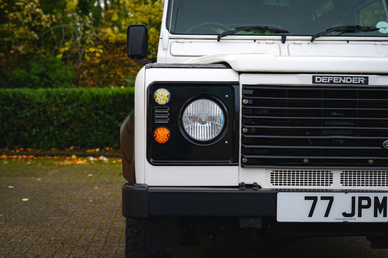 Used Land Rover Defender for sale - 76350310: Photo 11