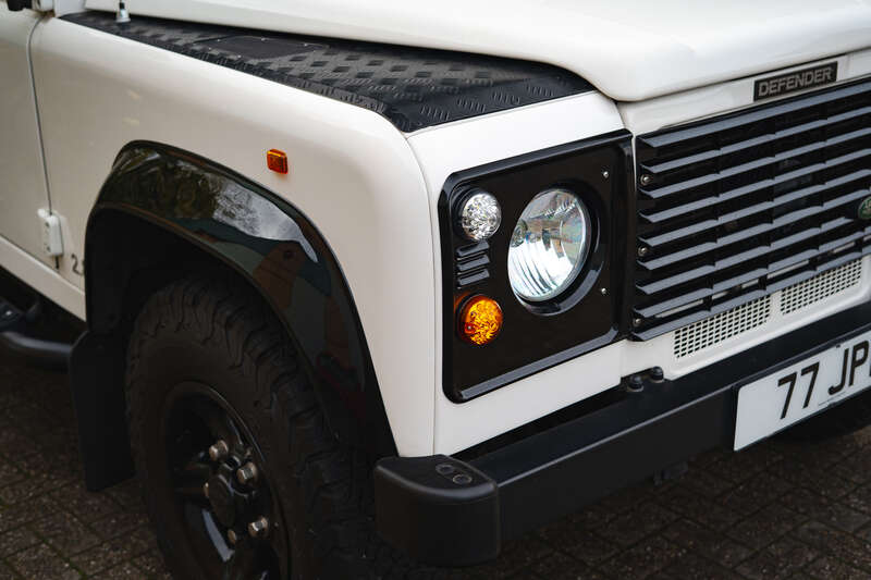 Used Land Rover Defender for sale - 76350310: Photo 12