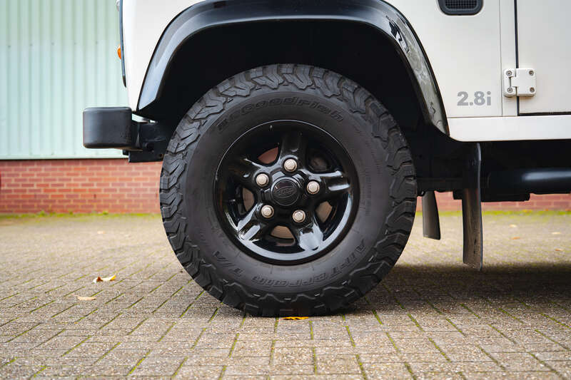 Used Land Rover Defender for sale - 76350310: Photo 13