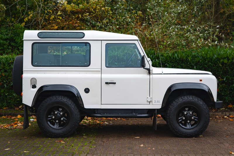 Used Land Rover Defender for sale - 76350310: Photo 5