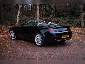Used Aston Martin Vantage 2009 for sale - 79603075: Photo