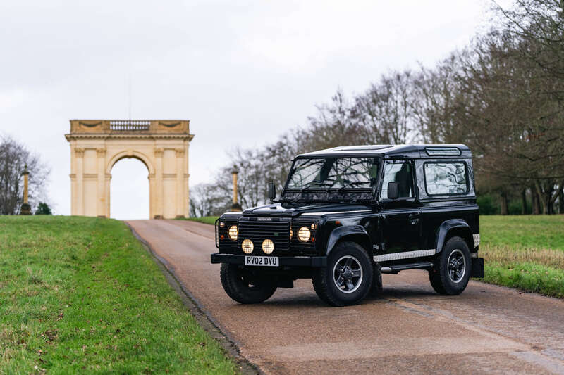 Used Land Rover Defender 90 for sale - 77538699: Photo 16