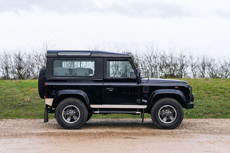 Used Land Rover Defender 90 for sale - 77538699: Photo 17