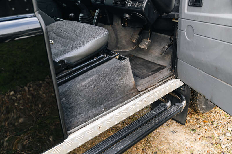 Used Land Rover Defender 90 for sale - 77538699: Photo 20