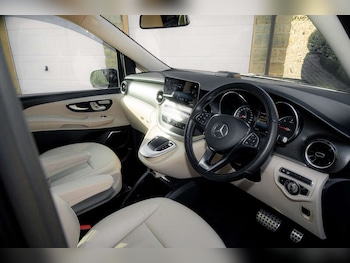 Used Mercedes-Benz V-Class 2021 for sale - 78336012: Photo