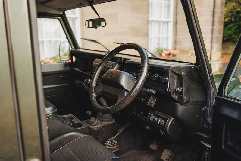 Used Land Rover Defender 2005 for sale - 76350337: Photo 8