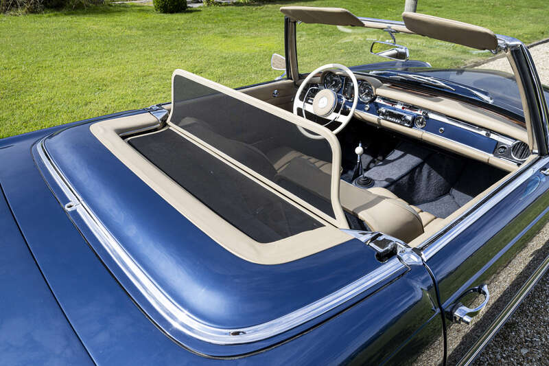 Used Mercedes-Benz 230 SL 2018 for sale - 76350348: Photo 23