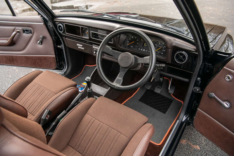 Used Ford Escort 1986 for sale - 77469410: Photo 2