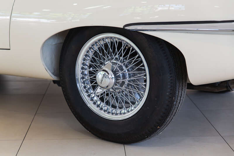 Used Jaguar E-Type 1962 for sale - 76175957: Photo 11