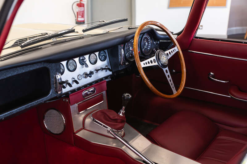 Used Jaguar E-Type 1962 for sale - 76175957: Photo 18