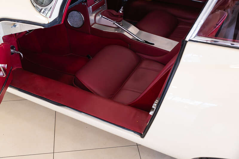 Used Jaguar E-Type 1962 for sale - 76175957: Photo 19