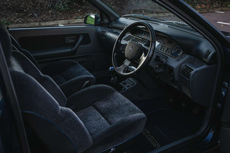 Used Renault Clio for sale - 77268183: Photo 2