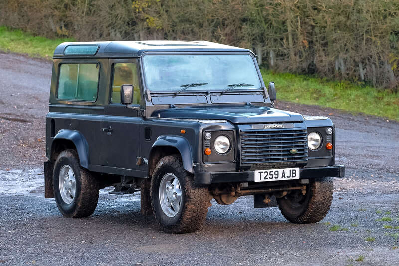 Used Land Rover Defender 1999 for sale - 76850564: Photo 1