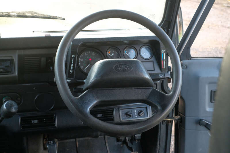 Used Land Rover Defender 1999 for sale - 76850564: Photo 2