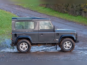 Used Land Rover Defender 1999 for sale - 76850564: Photo