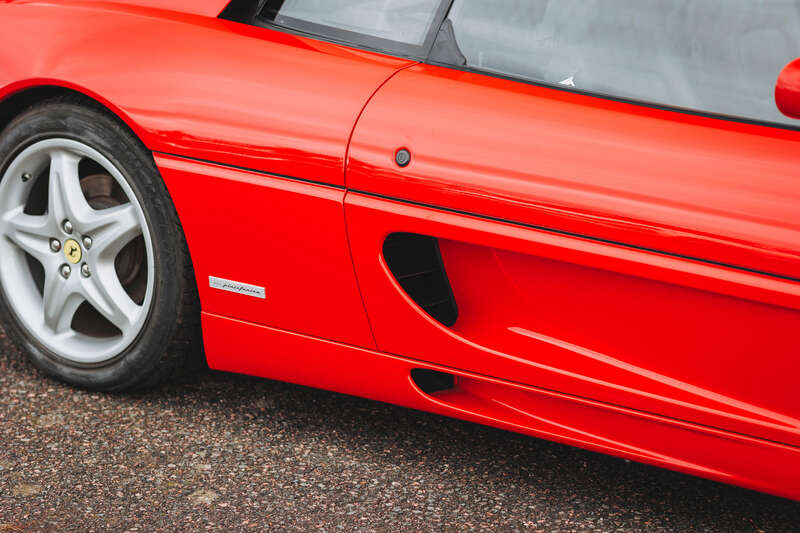 Used Ferrari 355 F1 1998 for sale - 76307954: Photo 15
