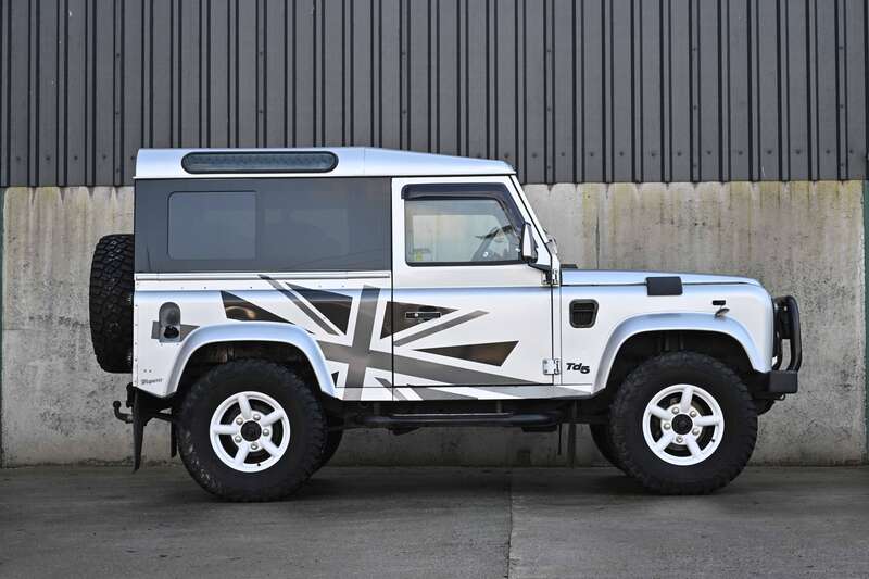 Used Land Rover Defender 90 for sale - 76997913: Photo 11