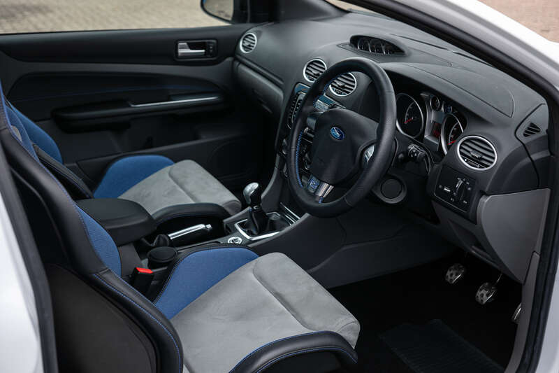 Used Ford Focus 2010 for sale - 76350326: Photo 2