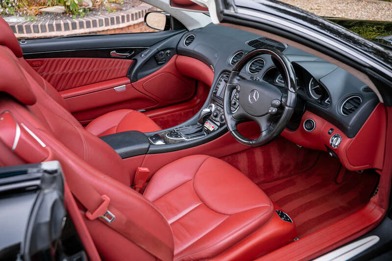 Used Mercedes-Benz SL 2004 for sale - 76315581: Photo 2