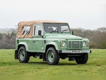 Land Rover Defender feature image