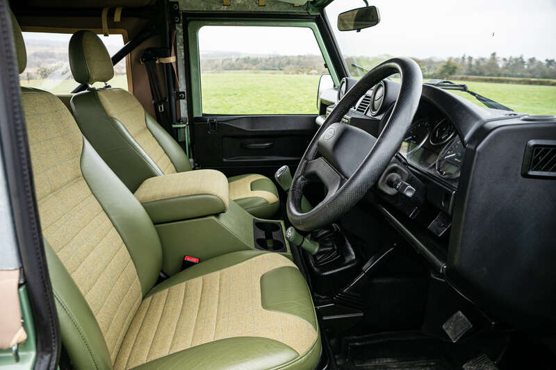 Used Land Rover Defender 2008 for sale - 78087569: Photo 2