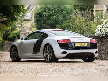Used Audi R8 2010 for sale - 75203096: Photo