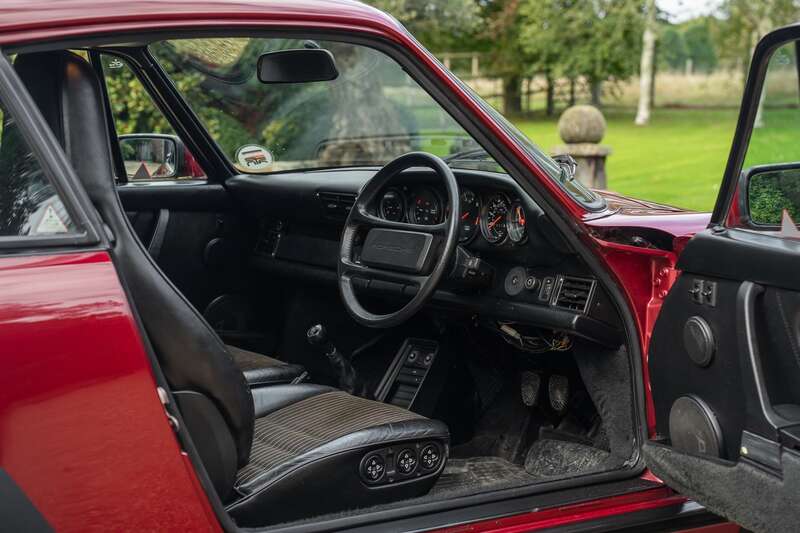 Used Porsche 911 for sale - 76327632: Photo 2