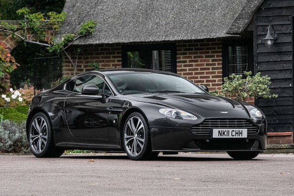 Used Aston Martin Vantage 2011 for sale - 76307946: Photo 1