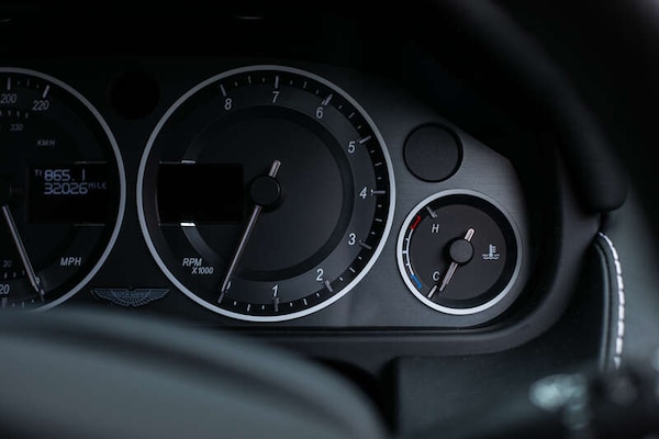 Used Aston Martin Vantage 2011 for sale - 76307946: Photo 21