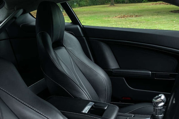 Used Aston Martin Vantage 2011 for sale - 76307946: Photo 24