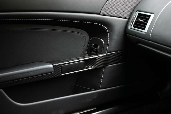 Used Aston Martin Vantage 2011 for sale - 76307946: Photo 25