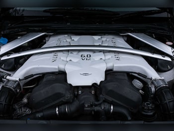 Used Aston Martin Vantage 2011 for sale - 76307946: Photo 3