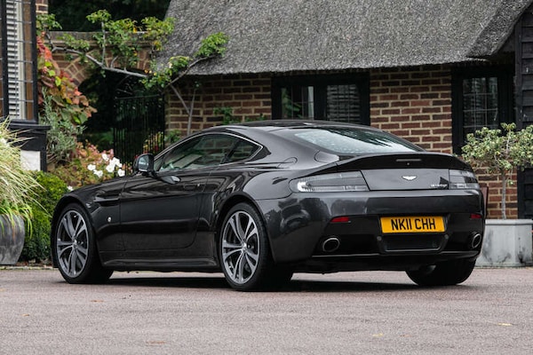 Used Aston Martin Vantage 2011 for sale - 76307946: Photo 4
