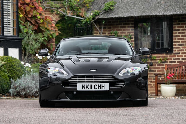 Used Aston Martin Vantage 2011 for sale - 76307946: Photo 6