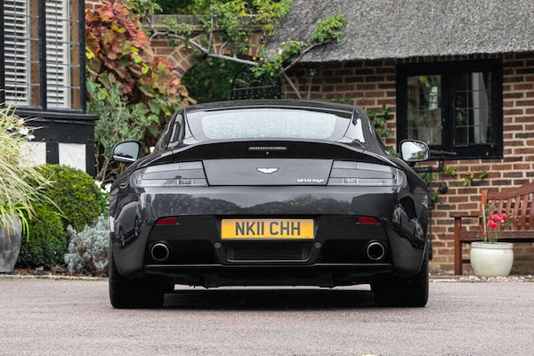 Used Aston Martin Vantage 2011 for sale - 76307946: Photo 7