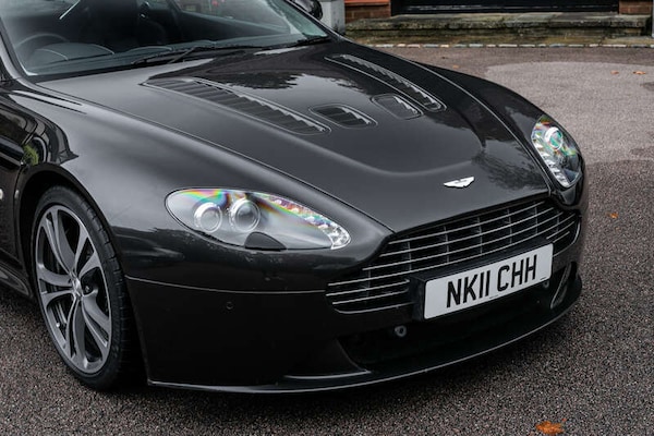 Used Aston Martin Vantage 2011 for sale - 76307946: Photo 8