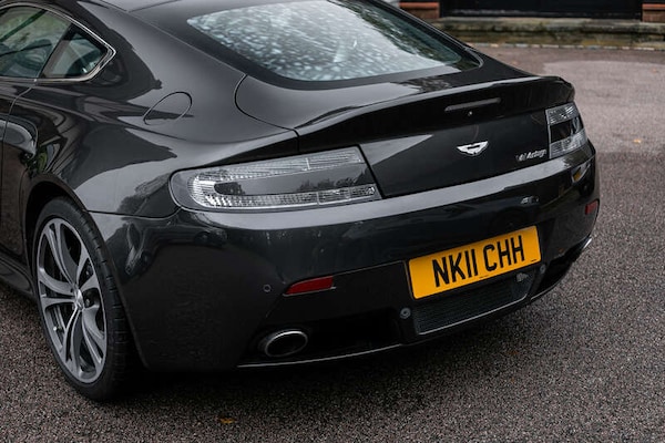 Used Aston Martin Vantage 2011 for sale - 76307946: Photo 9