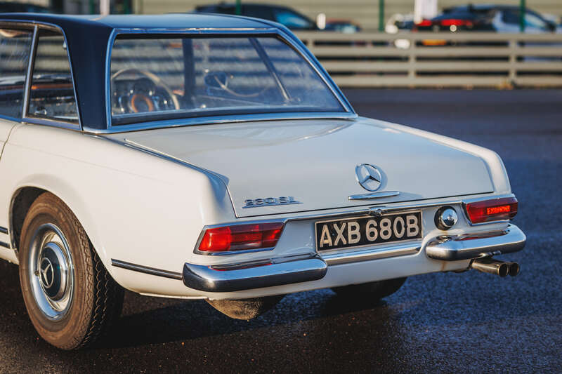 Used Mercedes-Benz 230 SL 1964 for sale - 77292111: Photo 15