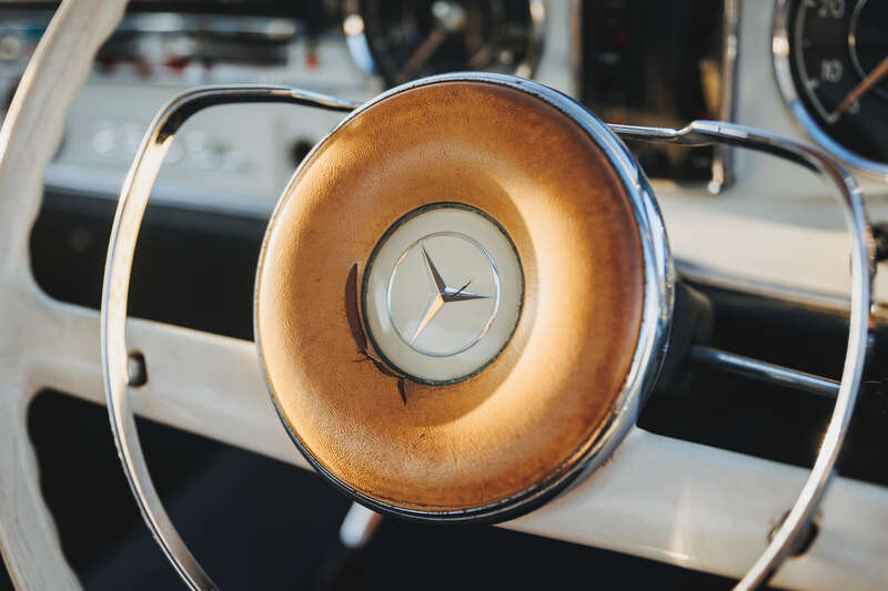 Used Mercedes-Benz 230 SL 1964 for sale - 77292111: Photo 25