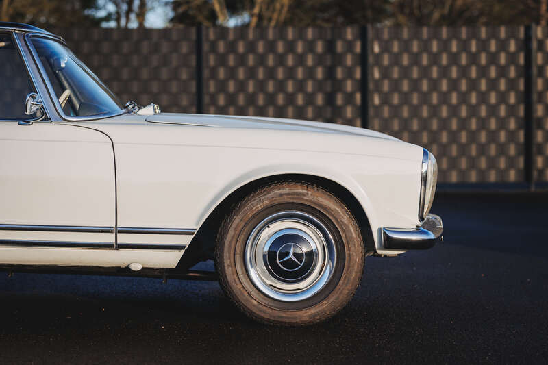 Used Mercedes-Benz 230 SL 1964 for sale - 77292111: Photo 9