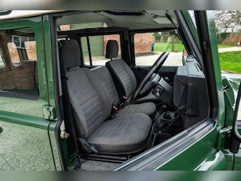 Used Land Rover Defender 1995 for sale - 77784830: Photo