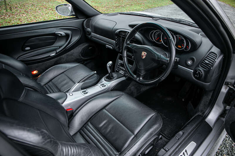 Used Porsche 911 2004 for sale - 77280103: Photo 2