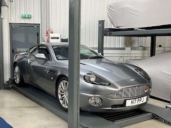 V12
