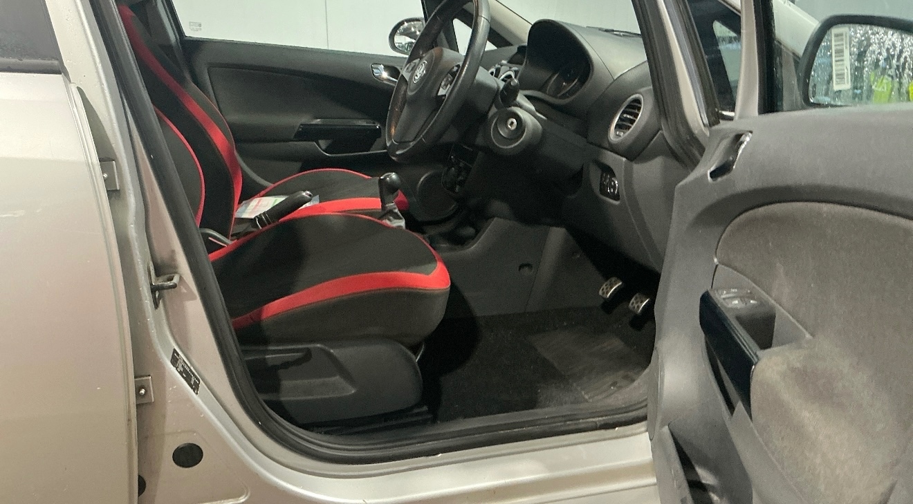 Used Vauxhall Corsa 2011 for sale - 77311324: Photo 8