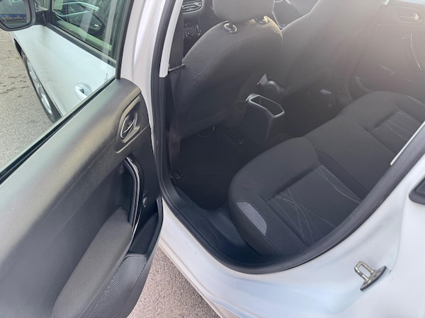 Used Peugeot 208 2013 for sale - 76247397: Photo 12