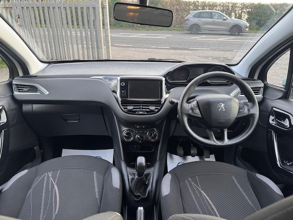 Used Peugeot 208 2013 for sale - 76247397: Photo 14