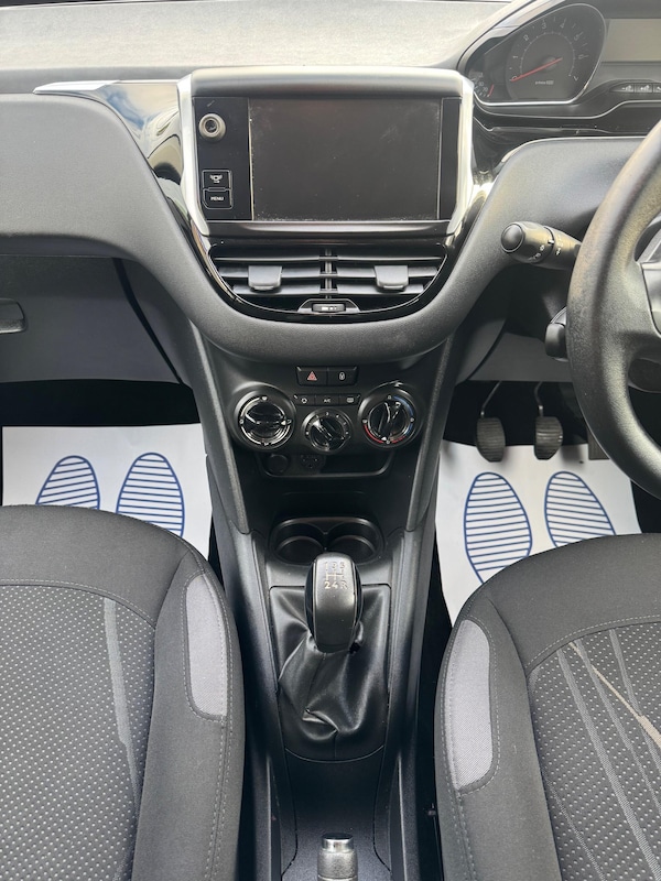 Used Peugeot 208 2013 for sale - 76247397: Photo 15
